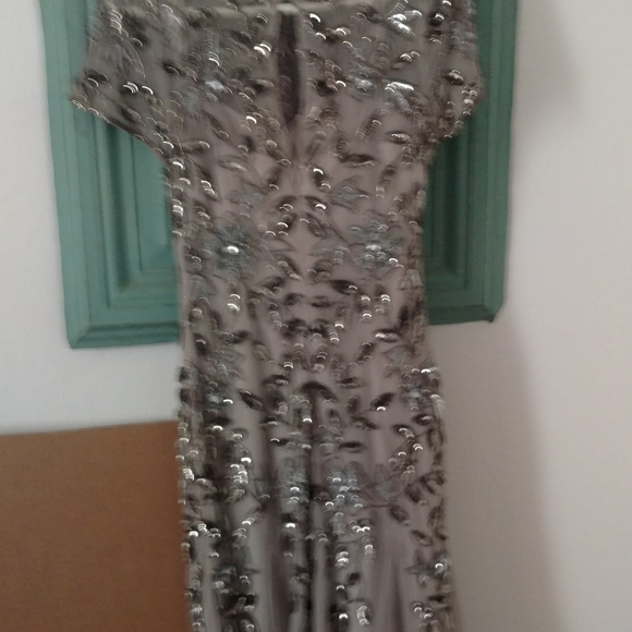 2 dresses - Picture 8 of 8